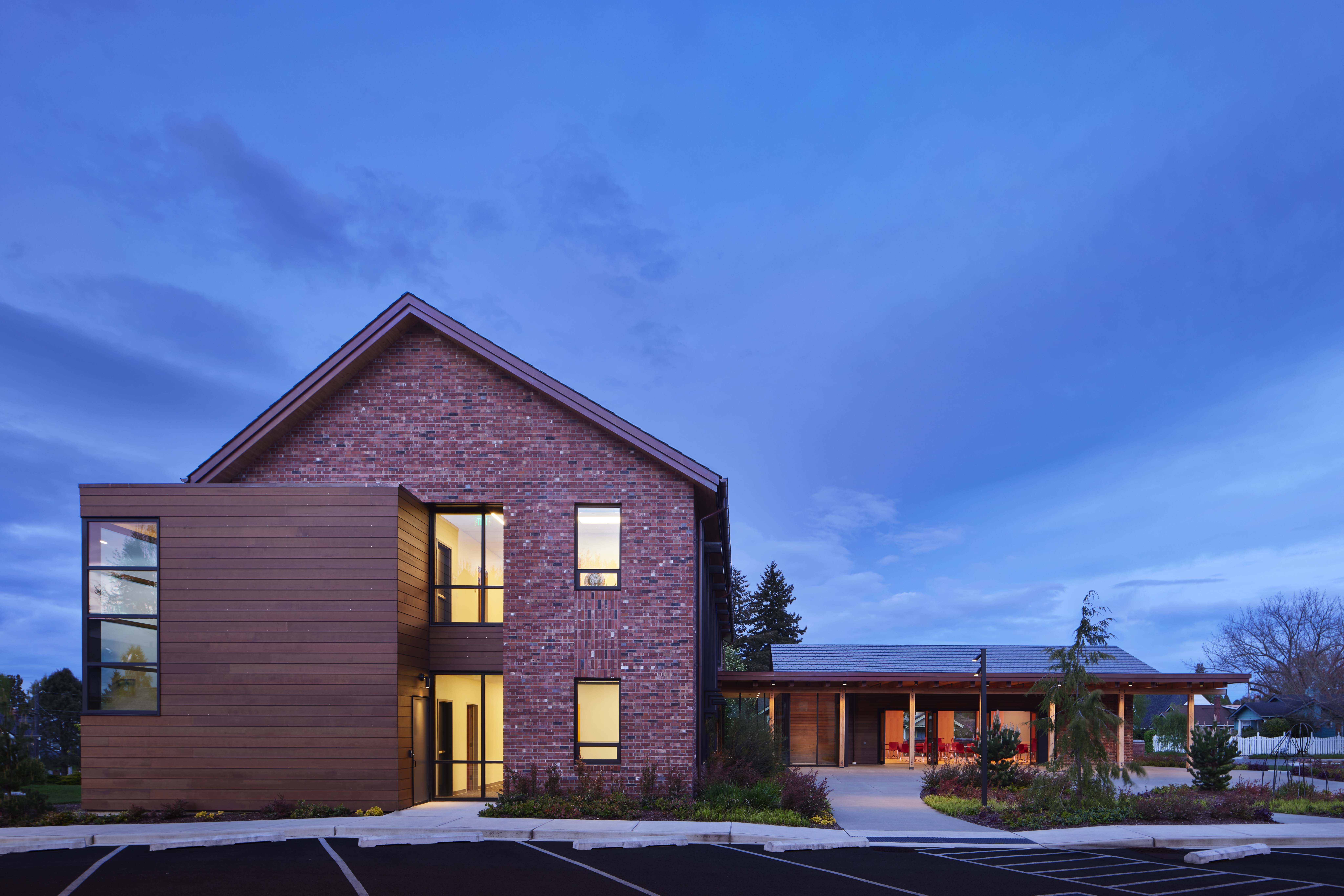 University of Puget Sound | Maximizing Daylight with Understated Interior Lighting and Design