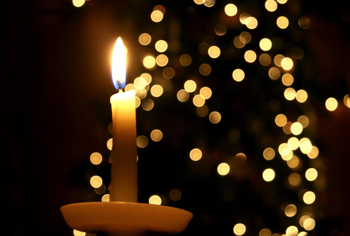 Holiday lights | A reflection | Luma